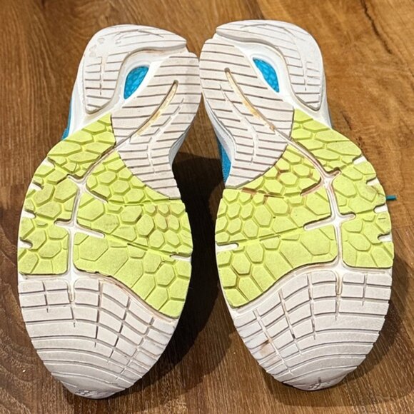 New Balance 860V11 Women’s Fresh Foam Easy Slip On Running Shoe (Size: 9.5)(EUC) - Picture 7 of 13